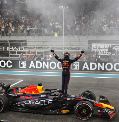 Internationale media over zege Verstappen in Abu Dhabi: "Heer en meester van F1"