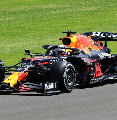 Zo snel groeide het vermogen van Max Verstappen naar €210 miljoen