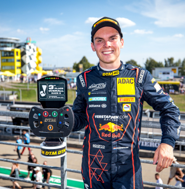 Verstappen-protegé Vermeulen ziet eerste DTM-zege door de vingers glippen: 'Hier kom ik niet voor'
