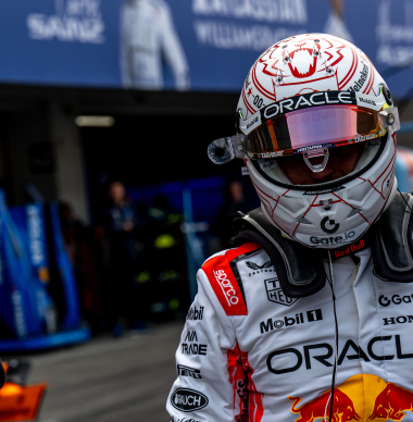 Social media ondersteboven van overwinning Verstappen: "Gewonnen in een tractor"