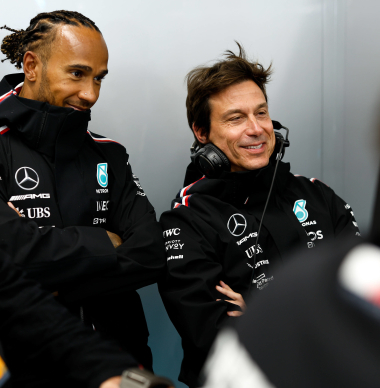 Mercedes Hamilton replacement takes twist as 'strong links' to current F1 star emerge