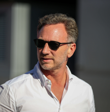 Schumacher met gestrekt been in op Horner: "Hij moet zo snel mogelijk ontslag nemen"