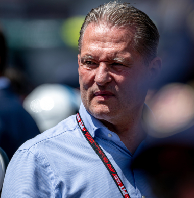 Jos Verstappen wijst naar Red Bull: "Ze hebben duidelijk iets gevonden"