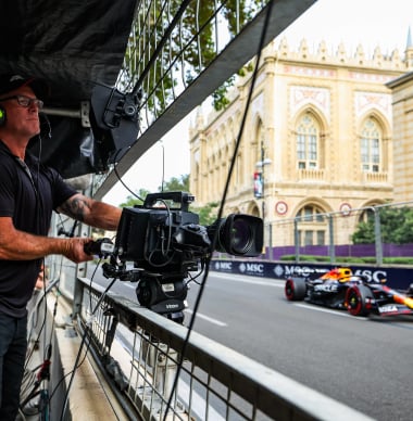 Sainz bekritiseert F1-regie: "Gaan over de schreef met beroemdheden en vriendinnen"