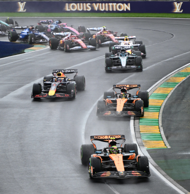 LIVE (gesloten) | Grand Prix van Australië: Norris verslaat Verstappen na chaotische race