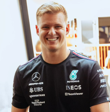 ¡Schumacher, SALVADO por una cláusula!