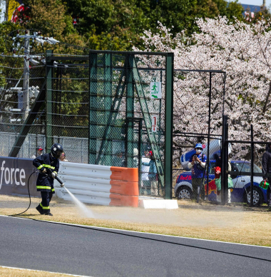 FIA hoopt oplossing bermbrandjes te vinden en test in Spanje met nieuw materiaal skidblocks