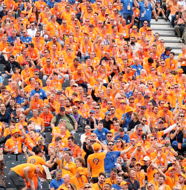 Formule 1-teams delen waardering voor Nederlandse show op tribunes Zandvoort