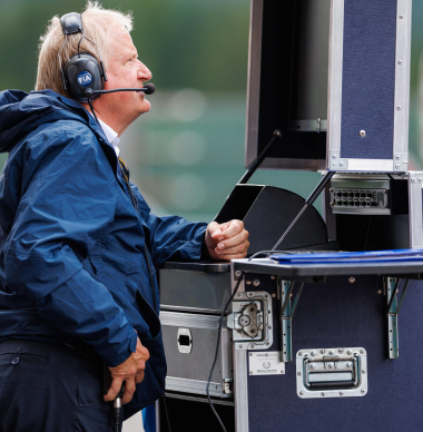 Technische afdeling FIA ziet overtreding bij weegschaal, stewards starten onderzoek