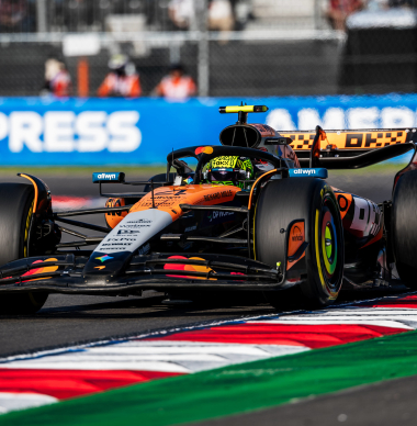 Norris opgelucht op pole position: "Werd wel een beetje nerveus van de Ferrari’s"