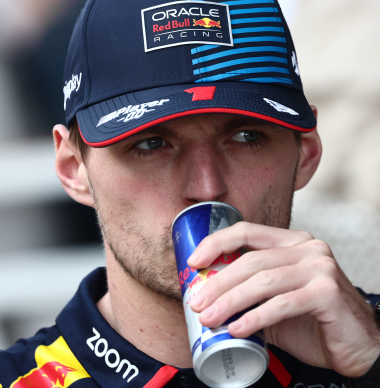 'Veel geruchten, geen contract: voor Verstappen bij Mercedes nog niets concreet'