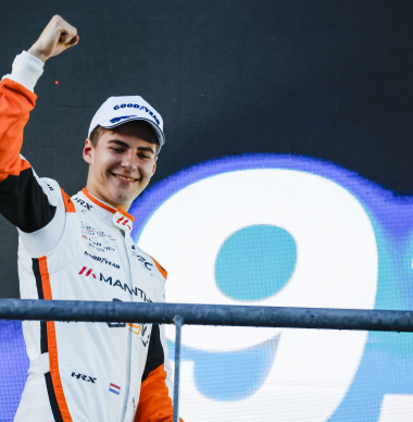 VIDEO: Red Bull stopt per direct met juniorcoureur, Schuring wint Le Mans