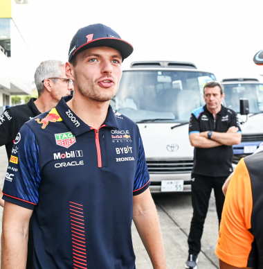 Verstappen blijft als 'GOAT' met beide benen op de grond: "Iedereen gaat naar dezelfde wc"