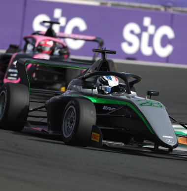 F1 Academy afgelast door zware crash in voorprogramma van GP Qatar