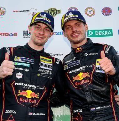 Verstappen wuift kritiek op Nordschleife-zege weg: "Ze mogen me allemaal komen halen"