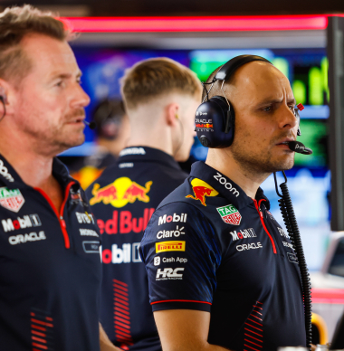 Verstappen richt zich tot engineer Lambiase: "GP moet nog een paar jaar doen"