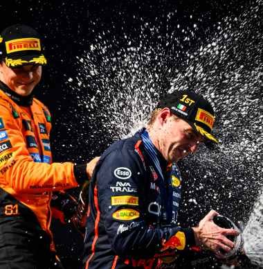 Champagne in F1: Waarom sprayen racewinnaars met champagne op het podium?
