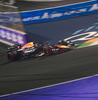 LIVE (gesloten) | GP Saoedi-Arabië: Verstappen verliest leiding aan Piastri, Leclerc rijdt naar podium