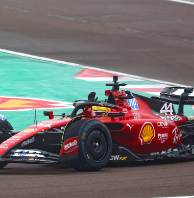 'Hamilton reed dertig rondjes op circuit in Fiorano tijdens eerste testdag'