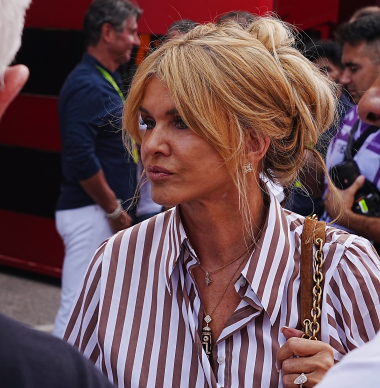 Corinna Schumacher, vrouw van Michael, duikt op in paddock Monza