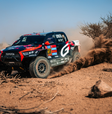 Dakar 2025: Jongste winnaar ooit in Etappe 3, FIA onderzoekt Loeb na koprol