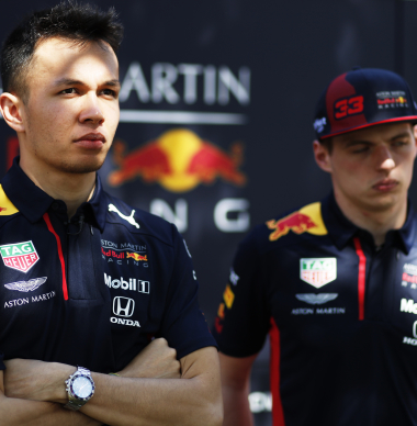 Albon loog tegen Marko over Mercedes-salaris voor zitje Red Bull: 'Ik had geen manager'