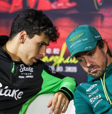 Fernando Alonso SALVA del ridículo a Aston Martin en Arabia Saudita