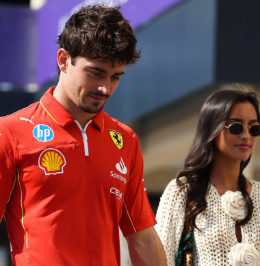 VIDEO: Se CAE A PEDAZOS el Ferrari de Charles Leclerc
