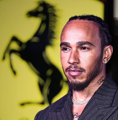 Hamilton nog niet met het hoofd bij Ferrari: "Wil dit hoofdstuk op mooie manier afsluiten"