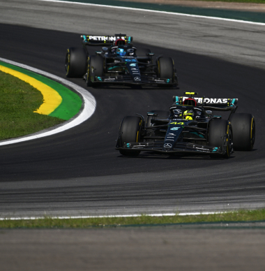 Hakkinen gist naar Mercedes-situatie: "Groot vraagteken rondom het team"