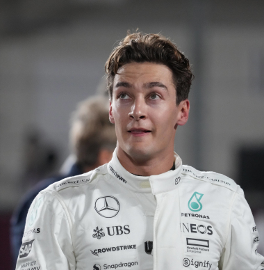 Russell wijst naar 'respectloze' Verstappen: 'Hij kan absoluut niet met tegenslagen omgaan'