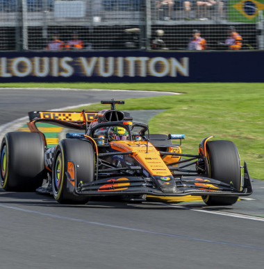 Piastri verslaat Russell en Verstappen in laatste training Australië, problemen voor andere Red Bull