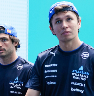 Alex Albon revela el VERDADERO EFECTO de ser compañero de Carlos Sainz