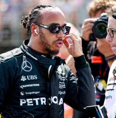Hamilton reageert op situatie race-engineer 'Bono': "Hebben een fantastische relatie"