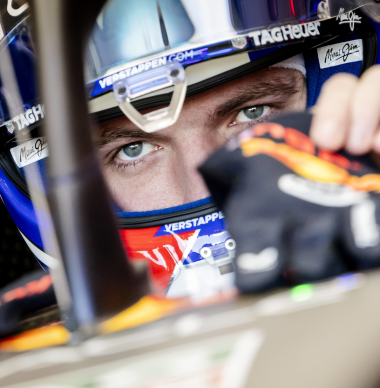 Verstappen na kwalificatie direct in de simulator gekropen voor Team Redline