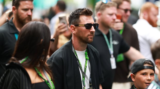 Lionel Messi in the paddock in Miami — Foto: © IMAGO