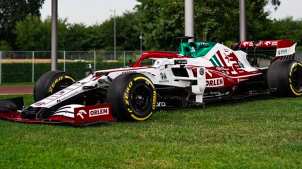 Alfa Romeo tweak engine cover livery for Italian Grand Prix