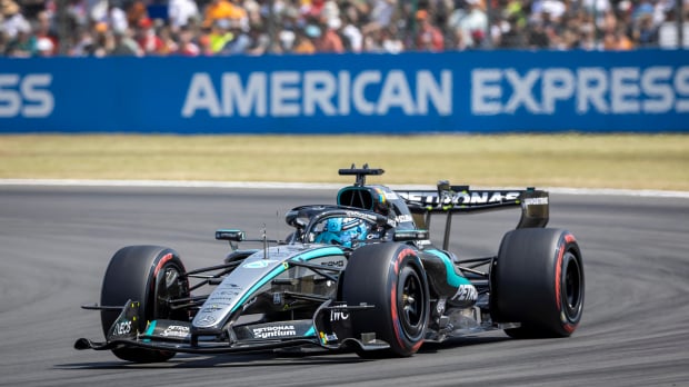 Russell during practice at Silverstone — Foto: © IMAGO