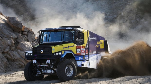 Huzink wins Dakar Stage 2 with trucks