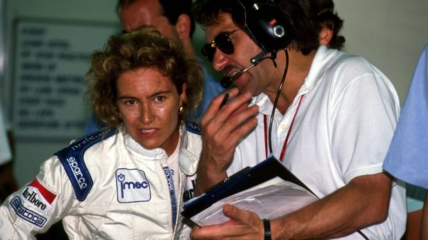 Giovanna Amati with her race engineer at the 1992 Monaco Grand Prix — Photo: © IMAGO