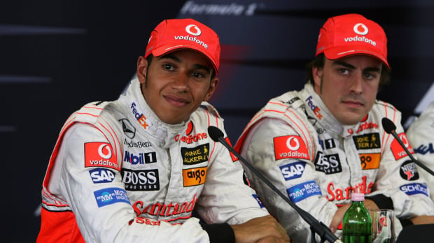 Hamilton en Alonso krijgen mogelijk eigen docu over hun verhitte strijd uit 2007 bij McLaren — Foto: © IMAGO