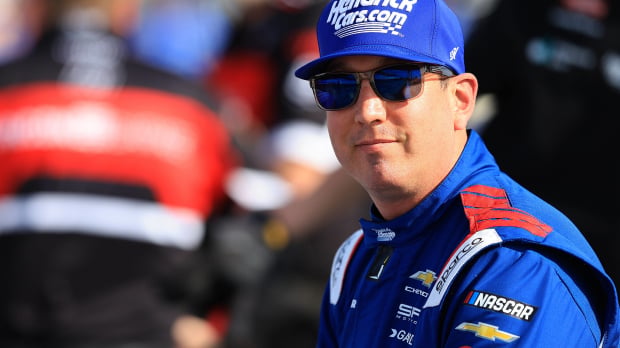 An image of NASCAR champion Kyle Busch smiling ahead of a Truck Series race — Foto: © IMAGO
