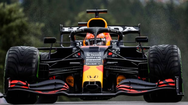 Max Verstappen in the rain at Spa in Belgium — Photo: © LAT Images