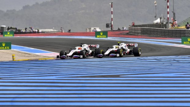 Mick Schumacher en Nikita Mazepin in gevecht op Circuit Paul Ricard.