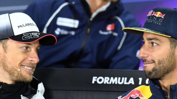 Button en Ricciardo bij persconferentie in Australië in 2016 — Foto: © LAT Images