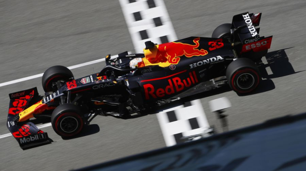Verstappen tijdens de kwalificatie in Barcelona