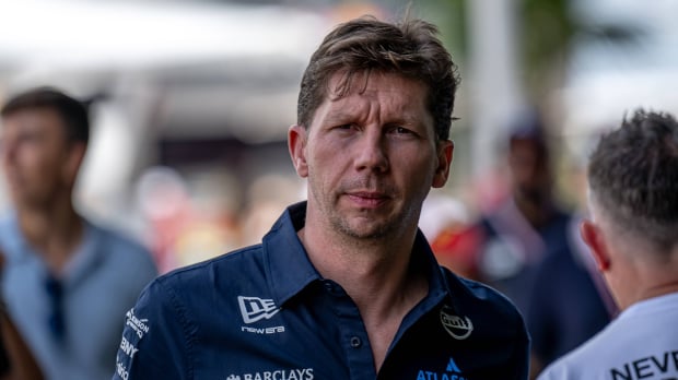 James Vowles looks to camera in a Williams collared shirt — Photo: © IMAGO