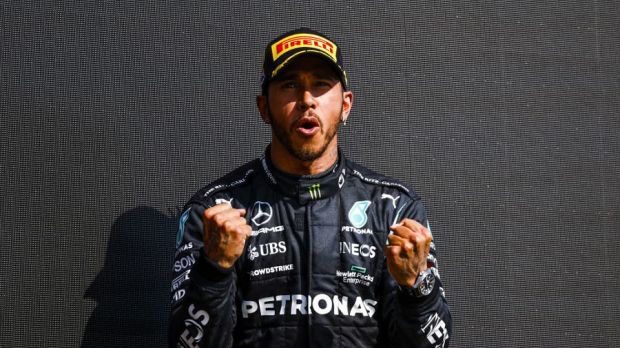 Lewis Hamilton cheering