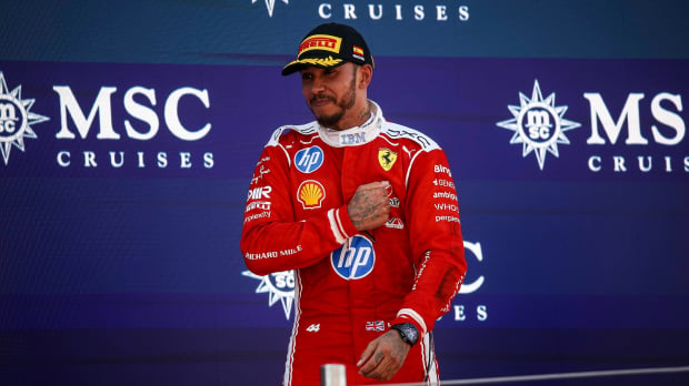 Lewis Hamilton celebrates at the Barcelona GP — Photo: © IMAGO