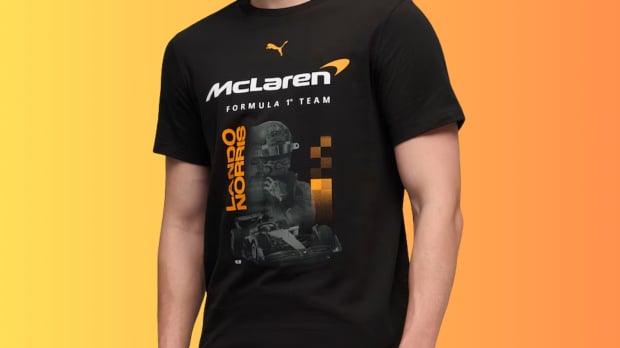 McLaren Lando Norris T-Shirt, reduced in F1 Store sale. Image Credit: The F1 Store x McLaren